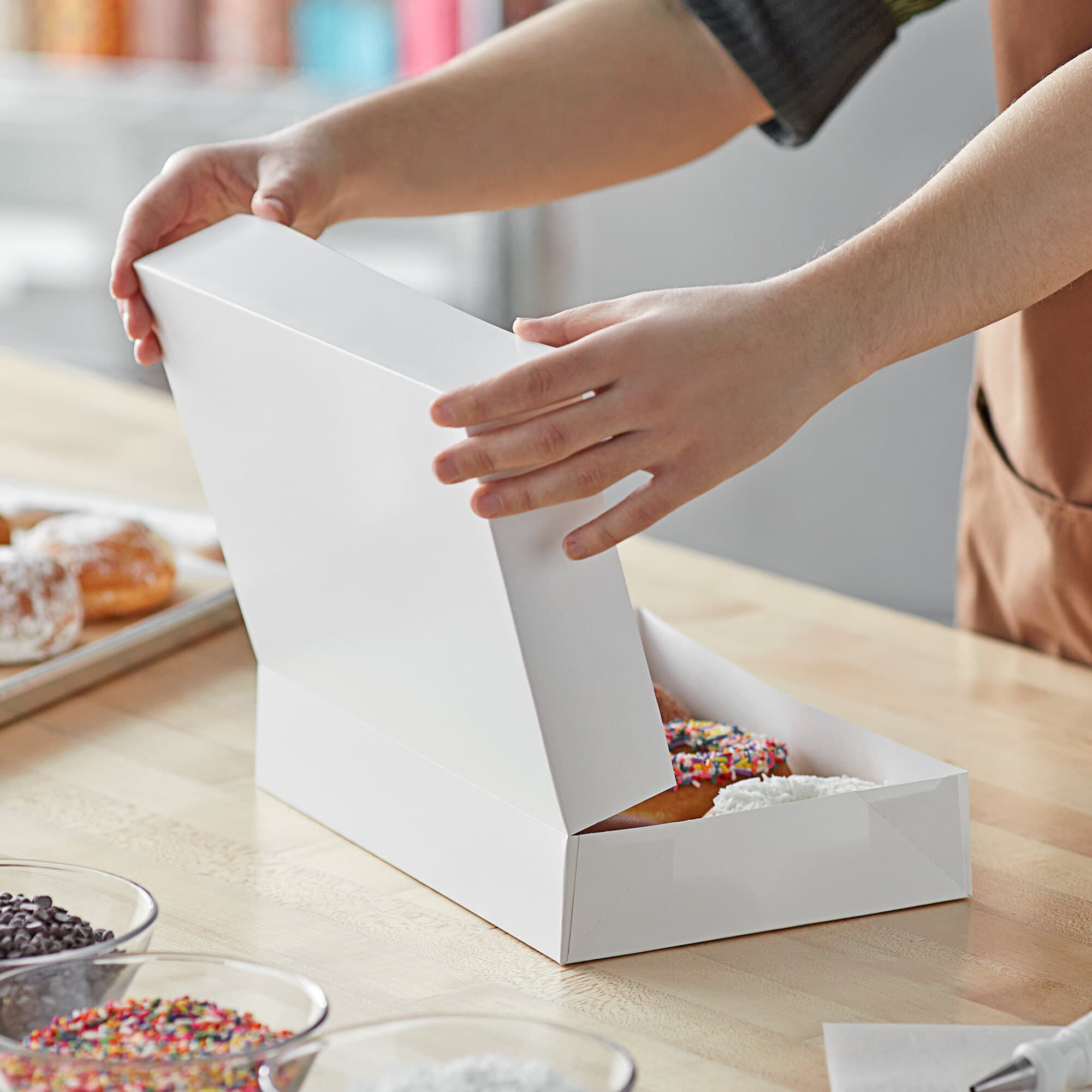 12" x 8" x 2.25" White Window Bakery Box - Image 4