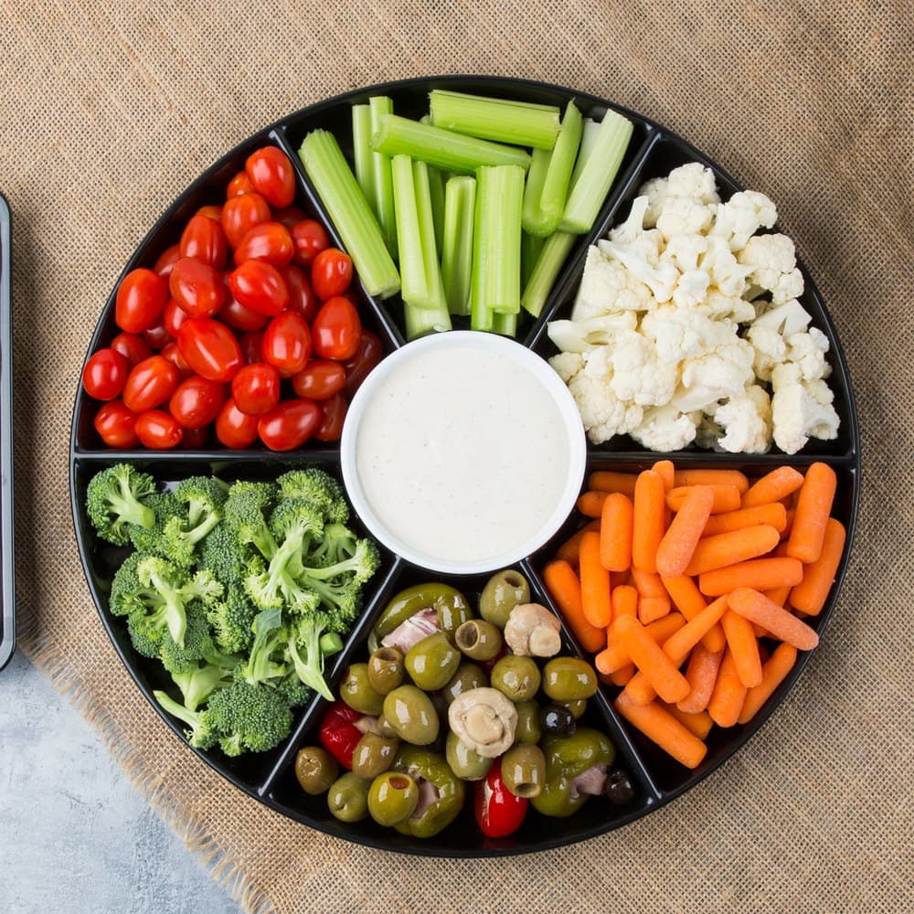 Fineline D16777.BK Innovative Caterware 16" Round Black Plastic 7-Compartment Tray