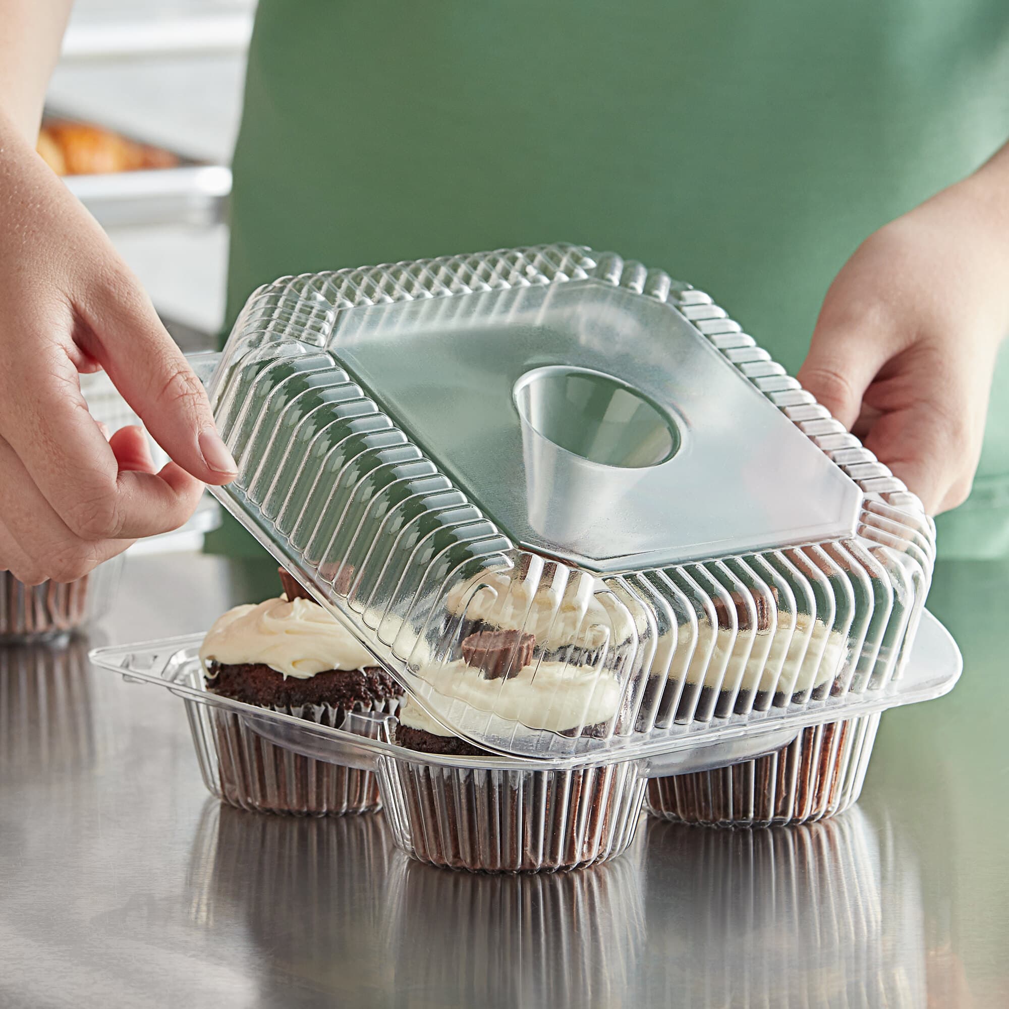 Polar Pak Hinged 4 Cavity Muffin Cupcake Container - Image 2