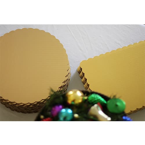 Southern Champion 1/2 Scalloped Metallic Gold Cake Pad - Image 3